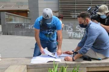 Concentración a las puertas de los juzgados de Telde por una ley antiokupas/TA.